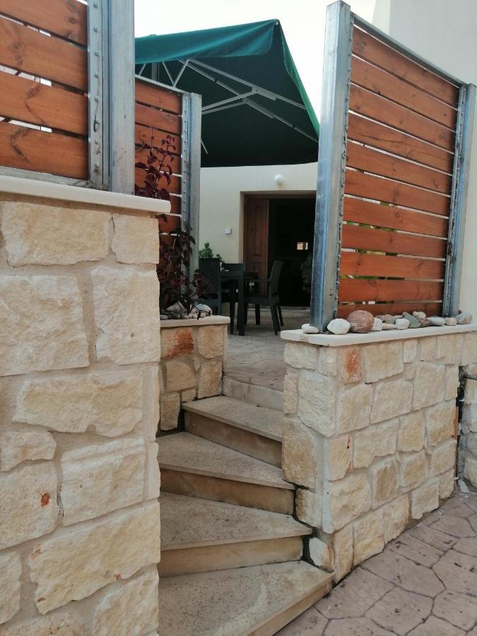 Fontana Traditional House Anarita Exterior photo